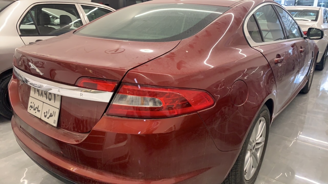 جاگوار XF